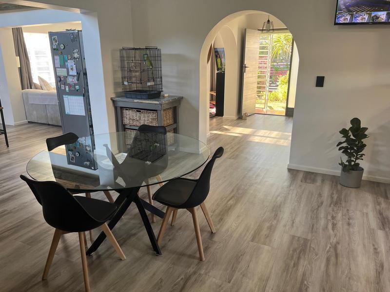 To Let 3 Bedroom Property for Rent in Uitzicht Western Cape